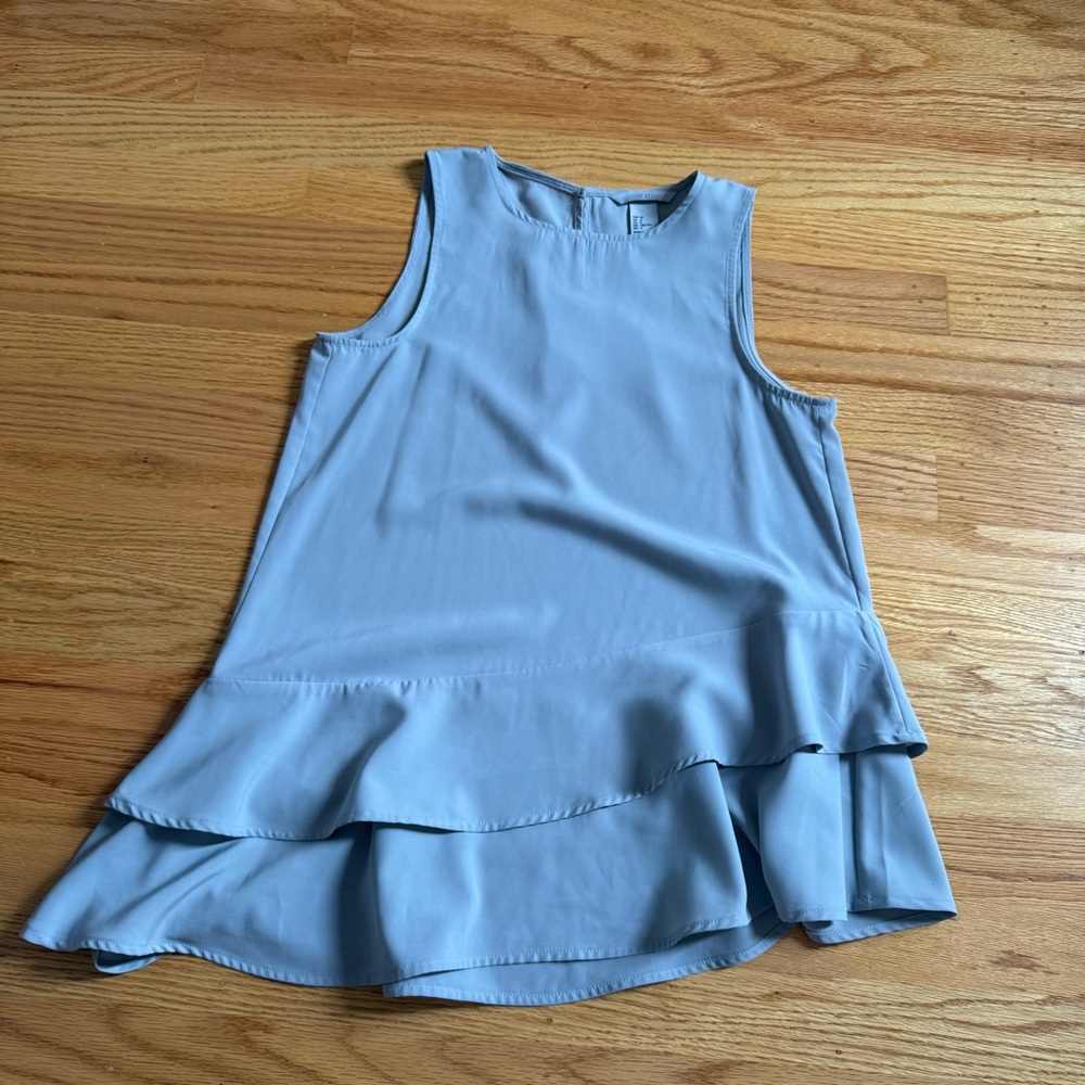 H&M Sleeveless Blue Grey Ruffle Hem Asymmetrical Tank Top Blouse Size 2 EUC